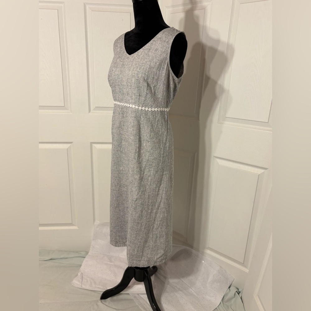Size large women’s sleeveless dress